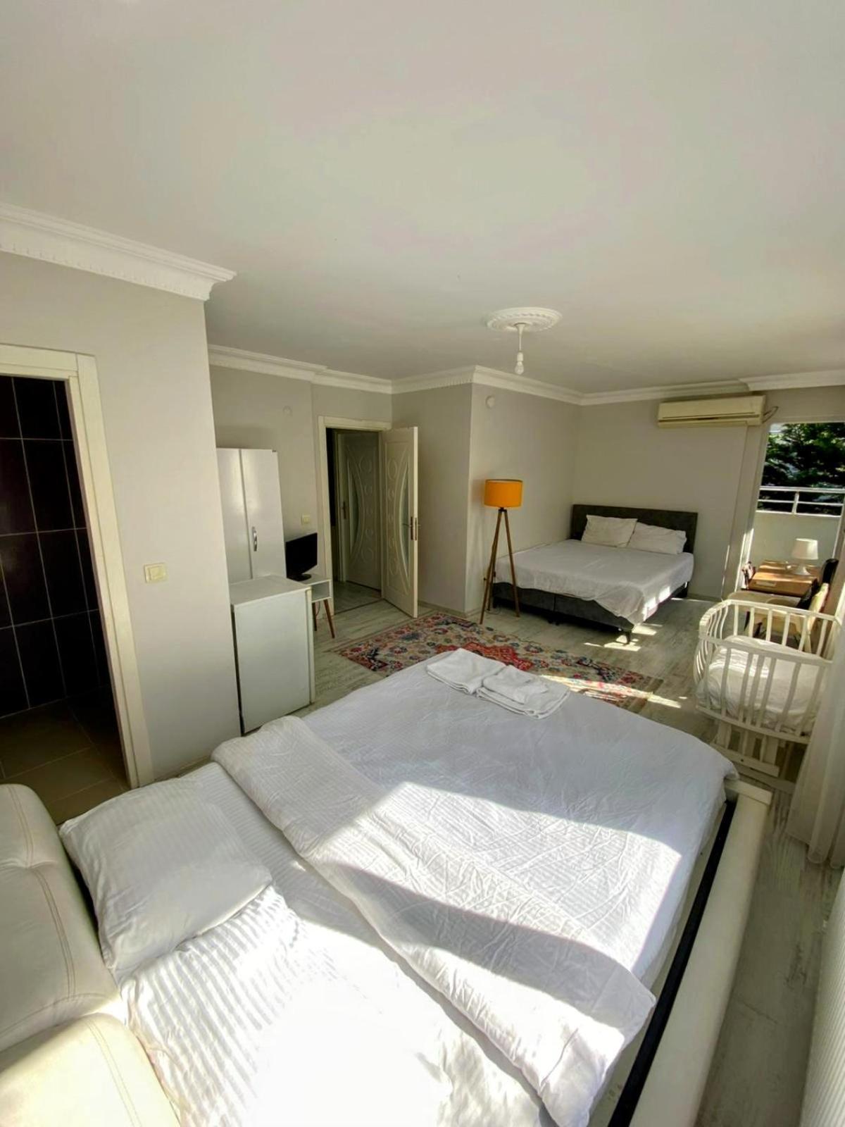 Ahmet Teacher Hotel,6 Minutes From The Airport Arnavutkoy Esterno foto