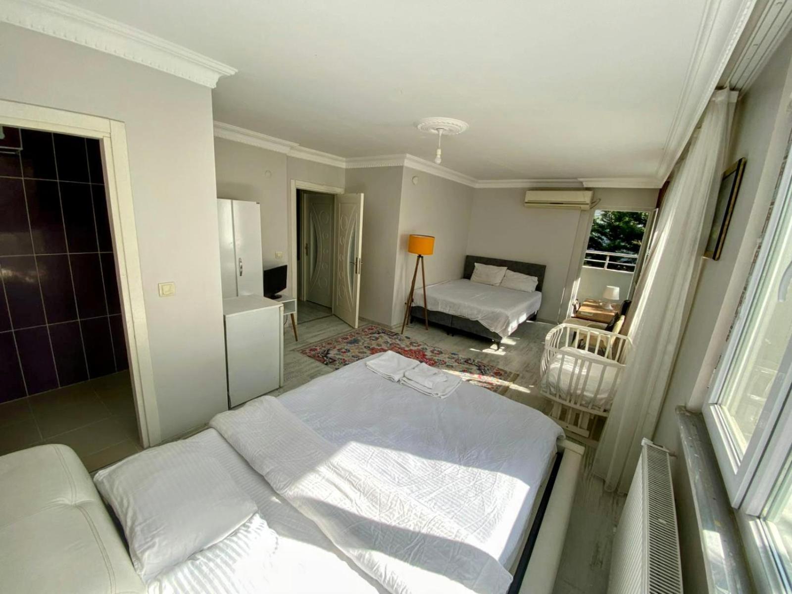Ahmet Teacher Hotel,6 Minutes From The Airport Arnavutkoy Esterno foto