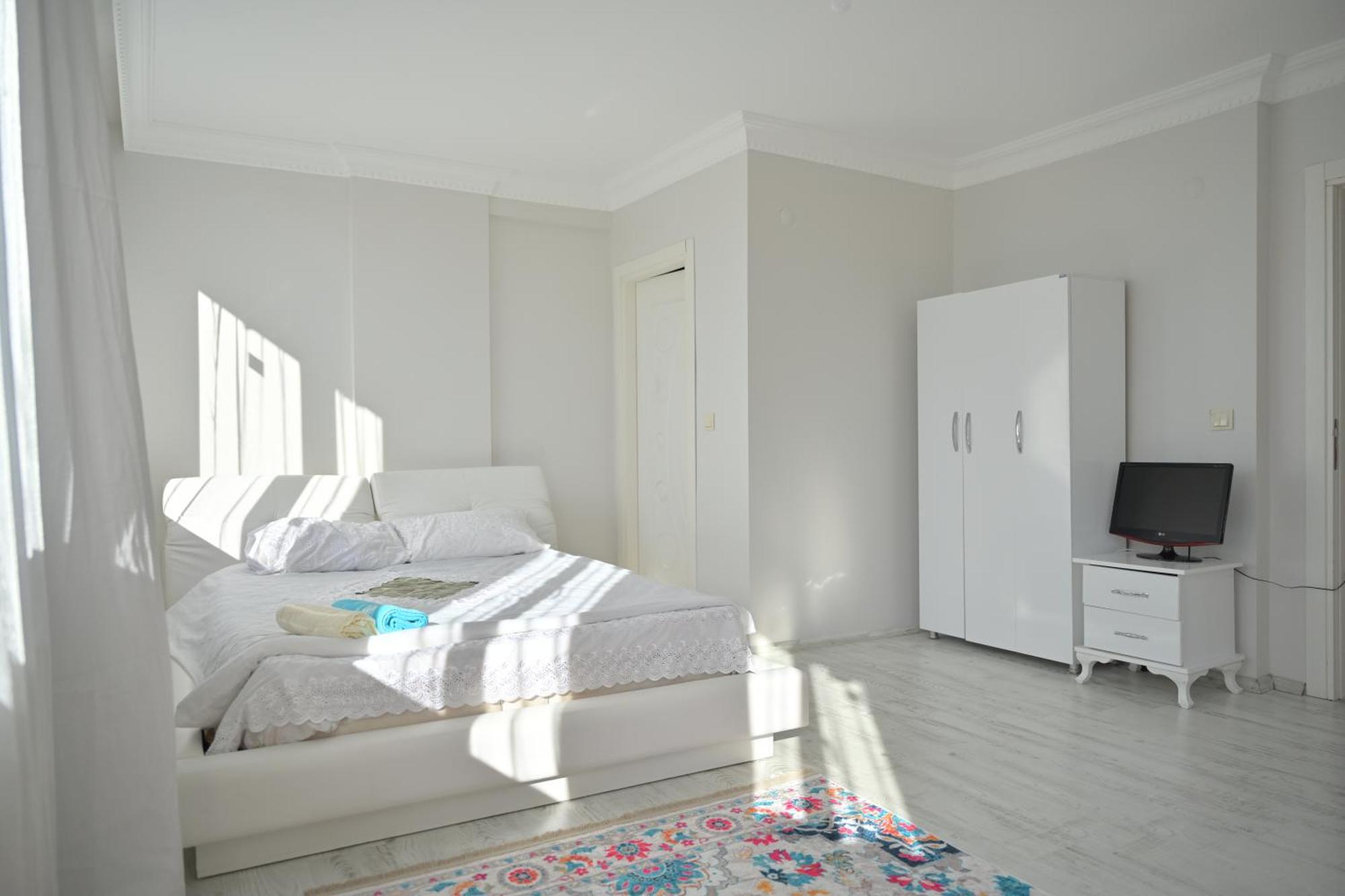 Ahmet Teacher Hotel,6 Minutes From The Airport Arnavutkoy Esterno foto